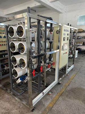 Καλή τιμή 150-300 Psi Δυνάμωση RO Σύστημα αλμυρού νερού με υπερυγραντισμό Προεπεξεργασία και απόδοση σε απευθείας σύνδεση
