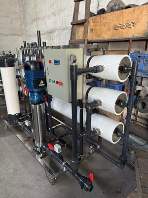 Καλή τιμή Εμπορικό σύστημα RO 6000LPH για διήθηση νερού από τρύπες σε απευθείας σύνδεση