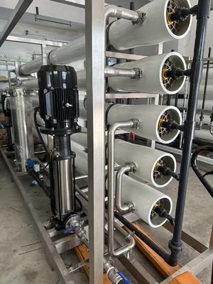 Καλή τιμή SS304 Σύστημα επεξεργασίας νερού με αντίστροφη όσμωση με Filmtec Δυνατότητα μεμβράνης σε απευθείας σύνδεση