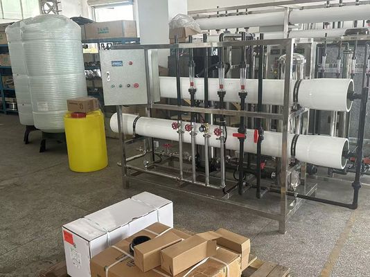 Καλή τιμή 5000 ppm από ανοξείδωτο χάλυβα / PVC Εμπορικό σύστημα αντίστροφης όσμωσης για αστικό ή πηγάδι νερού σε απευθείας σύνδεση